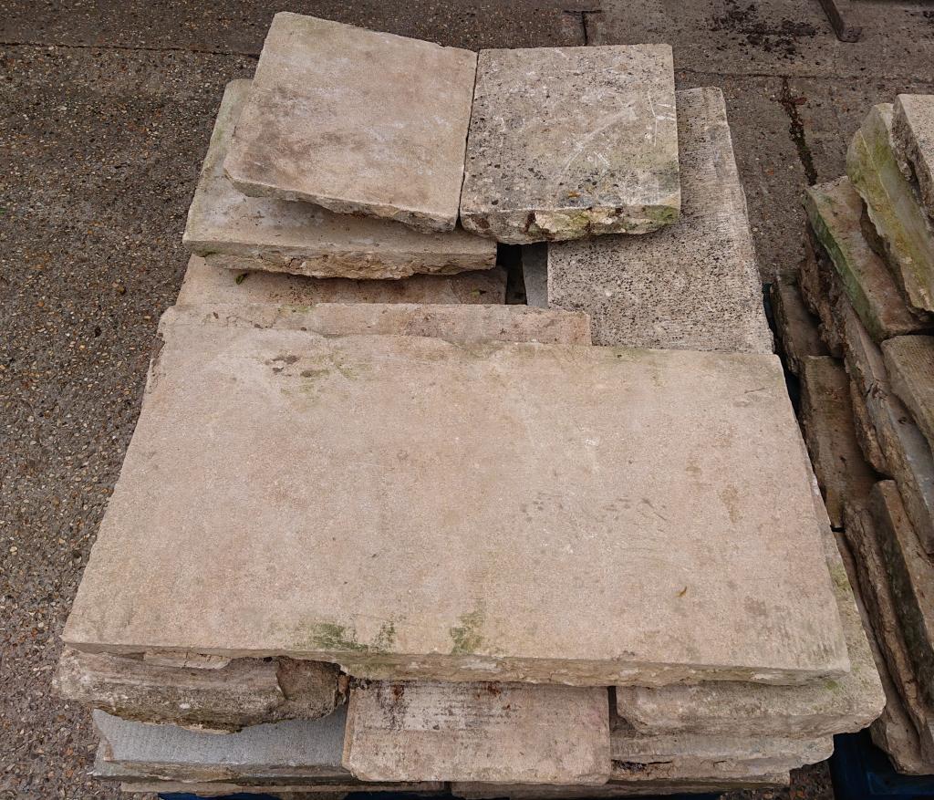 <p>Reclaimed Purbeck Flagstone</p><p>Nice smooth flat surface</p><p>24 m2 available